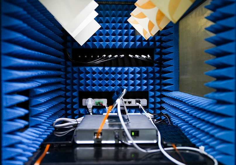 การทดสอบสมาร์ทโฟนที่ OPPO Communication Lab