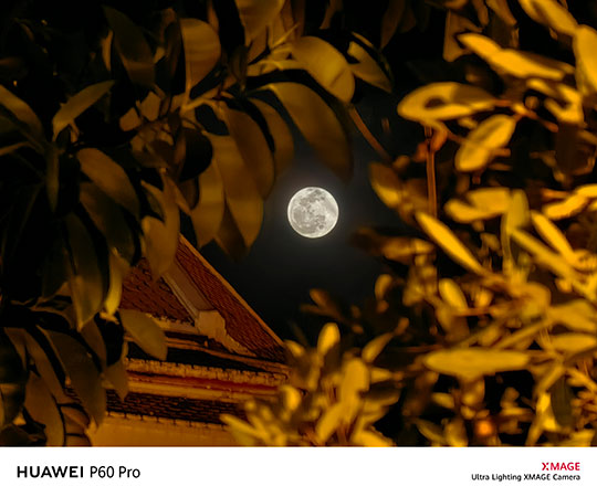 ภาพถ่ายพระจันทร์ ณ วัดวัดโพธิ์ ที่ถ่ายโดยช่างภาพเพจ Tech Hangout ด้วย HUAWEI P60 Pro