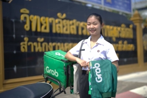 จาก “เด็กเสิร์ฟ” สู่ “บัณฑิต” เปลี่ยนชีวิตด้วยงานขับแกร็บ