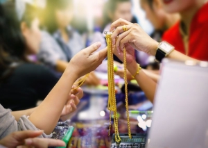 ซื้อทองดีกว่าเก็บเงินไว้เฉยๆ จริงไหม?