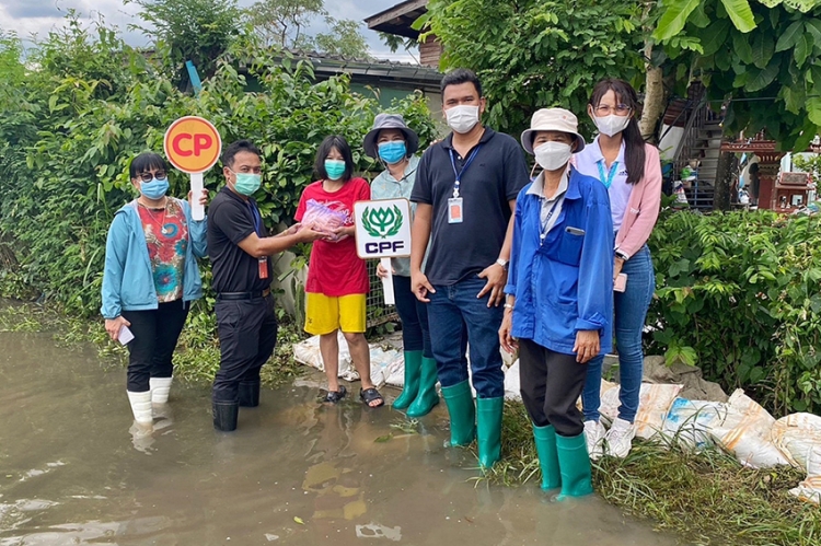 "CPF ส่งอาหารจากใจ สู้ภัยน้ำท่วม" ช่วยเหลือชาวระยอง-มีนบุรี ต่อเนื่อง