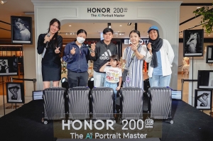 ตอกย้ำความสำเร็จครั้งใหญ่! แฟนออเนอร์ต่อคิวแน่นรับเครื่อง HONOR 200 Series พร้อมร่วมกิจกรรมอย่างคึกคักในงาน The Ai Portrait Studio Event