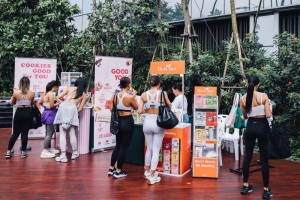 &ldquo;SHE RISES&rdquo; Brew Yoga &amp; Swing dance party  ฉลองความแข็งแกร่งของผู้หญิงทั้งกาย-ใจ