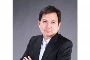 ผศ.ดร.วรพจน์ อังกสิทธิ์ คณบดีบัณฑิตวิทยาลัยการจัดการและนวัตกรรม มหาวิทยาลัยเทคโนโลยี พระจอมเกล้าธนบุรี