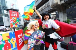 ทรู ร่วมฉลอง Pride Month เชื่อมทุกตัวตนให้เปล่งประกายแบบ “ตัวเองที่แท้ทรู” ซัพพอร์ตทุกตัวตนที่เป็นคุณด้วย “Runway Photo Sign Booth”