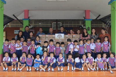 มูลนิธิเฮอริเทจ (ประเทศไทย) ปันน้ำใจมอบ “ลัฟ” นมโอ๊ต  ให้ศูนย์เด็กเล็กฯ และ โรงเรียนใน จ. แพร่ ที่ได้รับความเดือดร้อนจากอุทกภัย