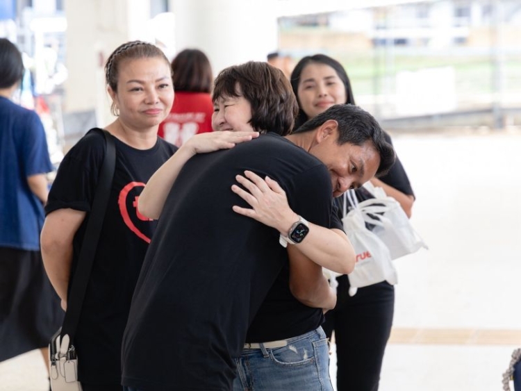 จากใจถึงใจ... ทีมผู้บริหารทรูลงพื้นที่หาดใหญ่ เร่งช่วยเหลือ พร้อมเติมพลังใจฮีโร่ชุดขาว จิตอาสาด่านหน้า พนักงาน คู่ค้า และชุมชนผู้ประสบภัย