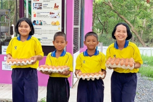 “เลี้ยงไก่ไข่เพื่ออาหารกลางวันนักเรียน” สร้างทักษะอาชีพให้เด็กโรงเรียนบ้านแก้วเพชรพลอย จ.สระแก้ว