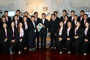 คณะ “โค้ชการเงินมืออาชีพ” หรือ CMC by GSB เยี่ยมชมศูนย์การเรียนรู้ ธปท.