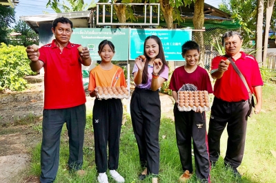 “โครงการเลี้ยงไก่ไข่เพื่ออาหารกลางวันนักเรียน” เดินหน้าหนุน รร.ประชาพัฒนาบ้านแฮด จ.ขอนแก่น สอนนักเรียนสร้างคลังอาหารในโรงเรียน-ชุมชน ปีที่ 11